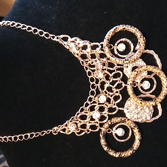 Nwt Faux Snakeskin & Gold Necklace Set - Picture 4 of 12